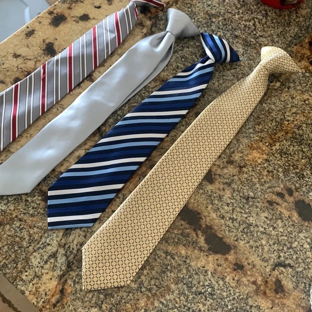 Clip on neckties